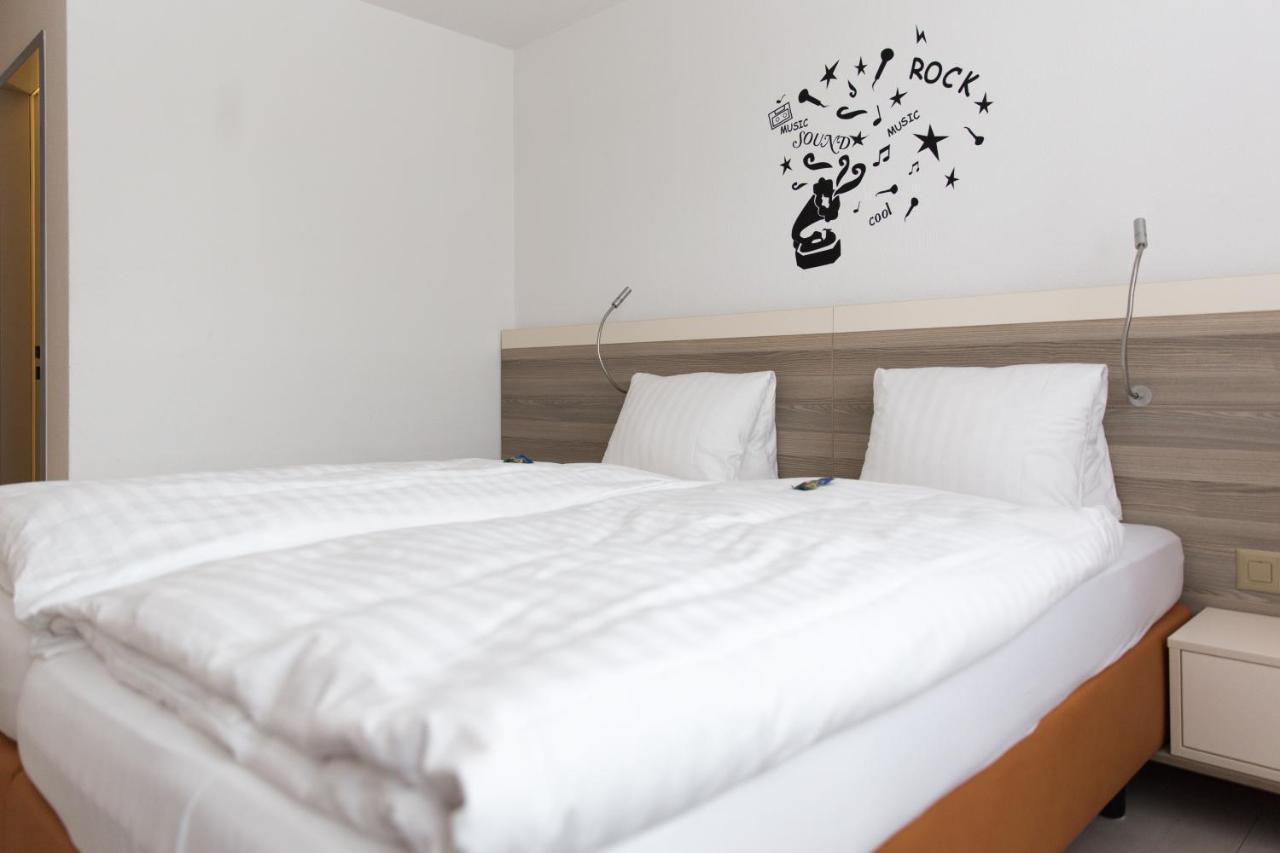 Hotel Schaefli Siebnen ภายนอก รูปภาพ